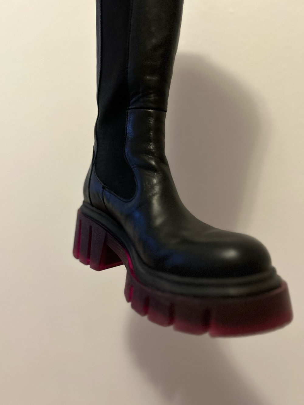 Steve Madden Gage Black Leather Knee High Boots with Pink Lug Sole. Size 39 - Picture 4 of 13